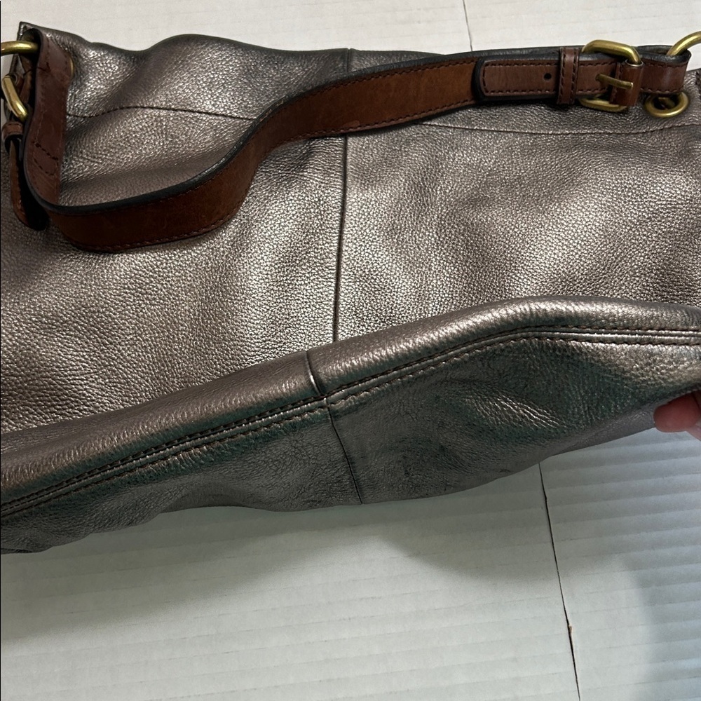 FOSSIL MADDOX EXPLORER HOBO METALLIC GRAY LEATHER SHOULDER BAG - Picture 12 of 16